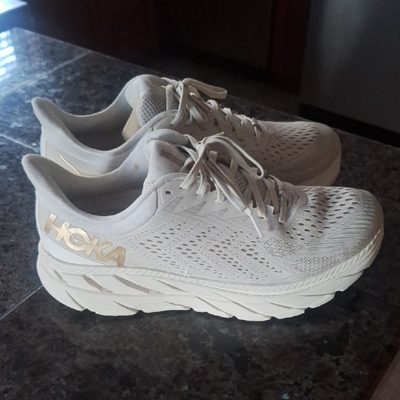 Hoka Shoes - Hoka Women's Clifton 7 Wide
